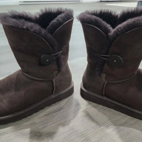 Authentic Ugg Bailey Button Boots Chocolate size 7 - Picture 3 of 6